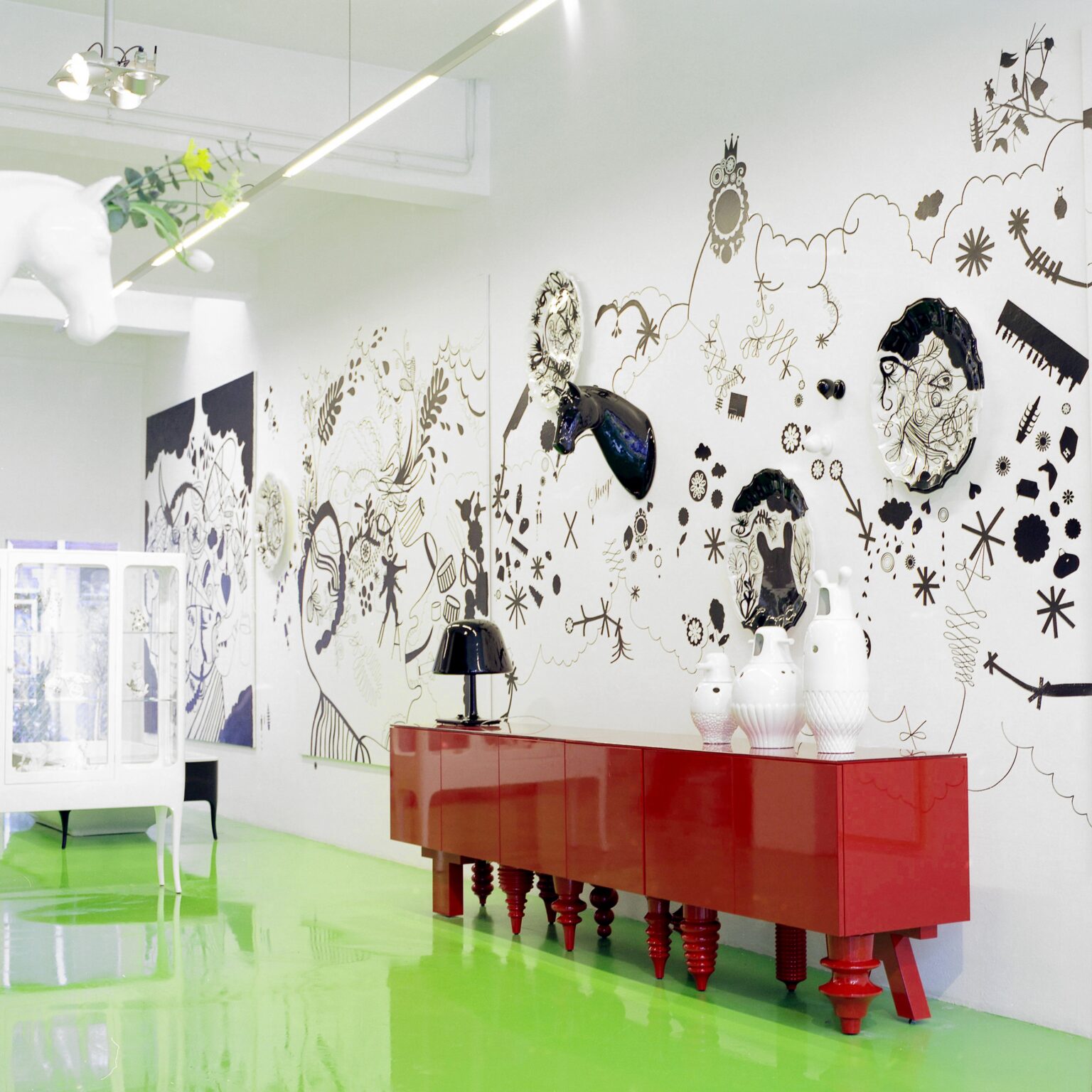 Stage at VIVID Gallery – HAYON STUDIO